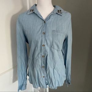 SO Perfect Shirt Chambray with Jewels